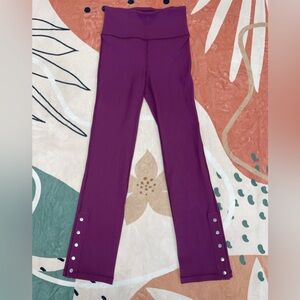 Athleta Plum Elation Rib Snap Flare Pant Size Small